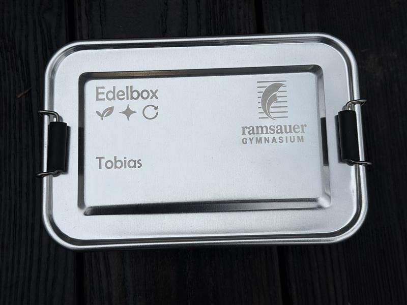 Edelbox frontal